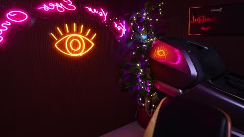 Snapshot of xforyoureyesonlyx chatting on 01.04.25 Anne online show from 01.04.25