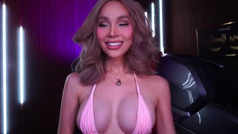 Snapshot of xforyoureyesonlyx chatting on 11.01.25 Anne online show from 11.01.25