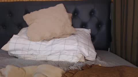 preciousxoxo  online show from 12.19.24