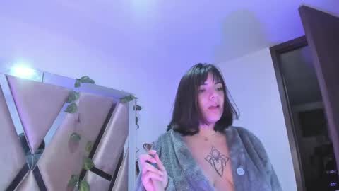 hinata  online show from 01.04.25