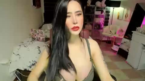 Snapshot of xhotcockcumts chatting on 10.13.25 Barbie ann online show from 10.13.25