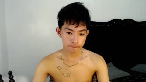 Snapshot of xian_smith12 chatting on 11.24.25 Xian smith online show from 11.24.25