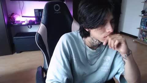 Snapshot of xice_boy chatting on 12.05.25 xIce Boy online show from 12.05.25