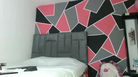 ximena suarez online show from 11.11.25