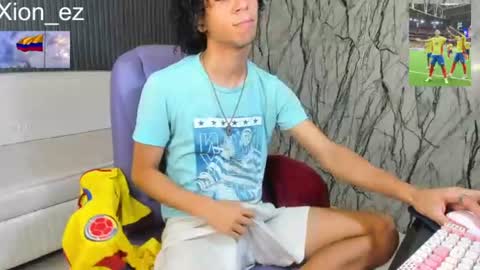 Snapshot of xion_ez chatting on 06.25.26 xion_ez online show from 06.25.26