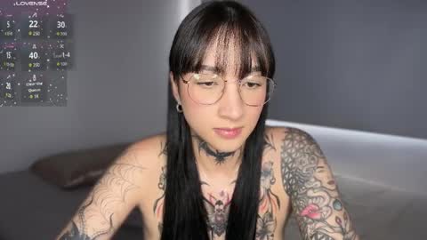 xisisxx online show from 04.04.26