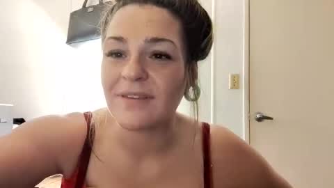 Snapshot of xkittymeowz chatting on 10.27.25 xkittymeowz online show from 10.27.25