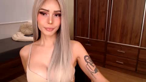 Snapshot of xladybossx chatting on 03.04.25 Natasha Rodriquez online show from 03.04.25