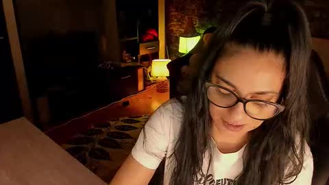 Lara online show from 02.04.26