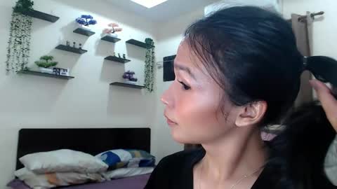 Snapshot of xlovely_destinyx chatting on 05.05.26 Alice online show from 05.05.26