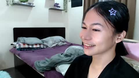 Snapshot of xlovely_destinyx chatting on 07.30.26 Alice online show from 07.30.26