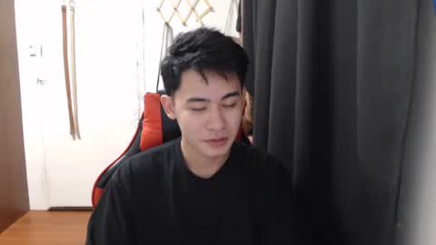 Snapshot of xluminous chatting on 01.15.25 MIKAEL online show from 01.15.25