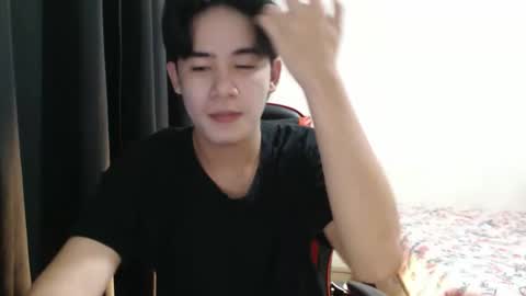 Snapshot of xluminous chatting on 11.03.25 MIKAEL online show from 11.03.25