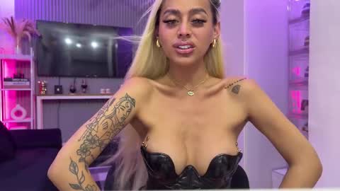 Snapshot of xmonstrouscockivy chatting on 11.18.25 TAMARA MY LOVE online show from 11.18.25