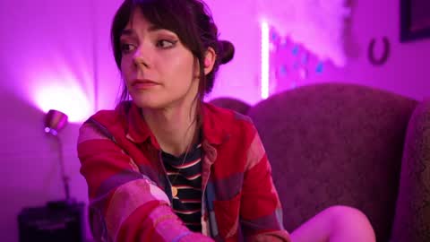 Bella Bondai online show from 12.29.24