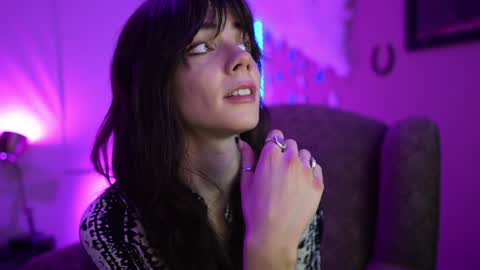 Bella Bondai online show from 01.29.25