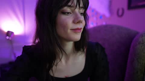 Bella Bondai online show from 02.02.25