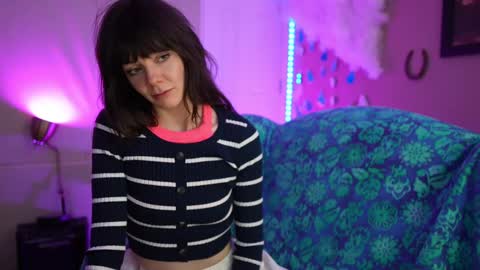 Bella Bondai online show from 02.26.25