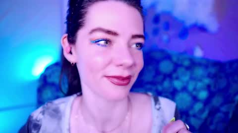 Bella Bondai online show from 09.10.25