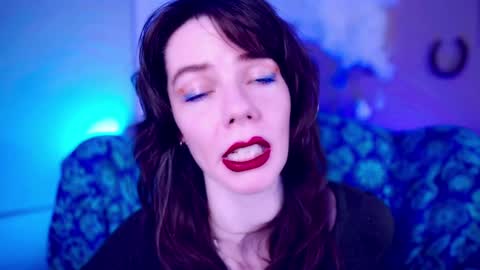 Bella Bondai online show from 10.20.25