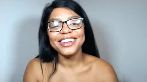 Snapshot of xoeewinters chatting on 12.16.25 Xoee Winters online show from 12.16.25