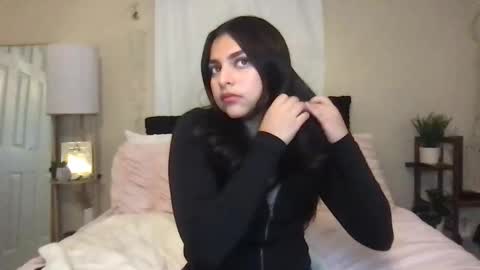 Elle online show from 12.23.25