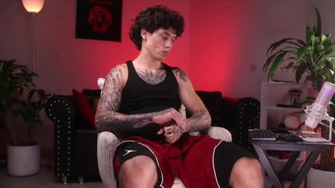   online show from 03.05.25