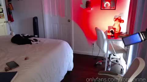 xoroxanne online show from 10.27.25