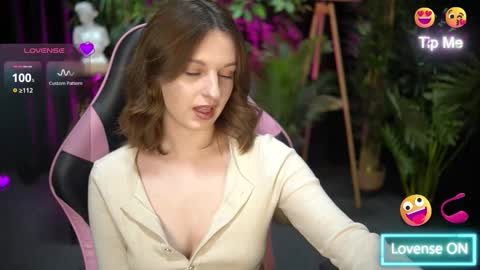 xoxo_molly online show from 12.19.25