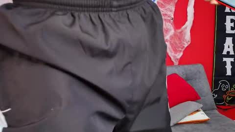 Snapshot of xperiencesx chatting on 10.27.25 JAIDER CAMILA CAMILO online show from 10.27.25