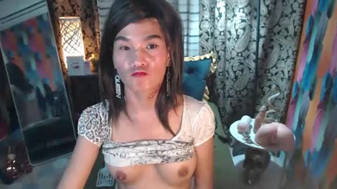 Snapshot of xqueenyasiandomcumx chatting on 01.31.25 address me as QUEEN NINA A Little Bit of ANGELIC FACE with a Wild Demonic Side online show from 01.31.25