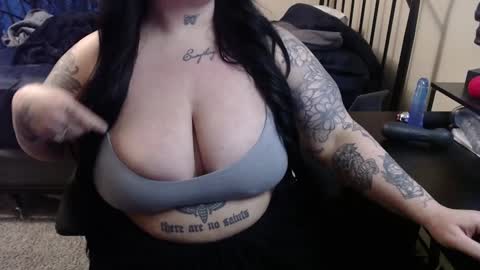 xorileyschembri online show from 12.28.24