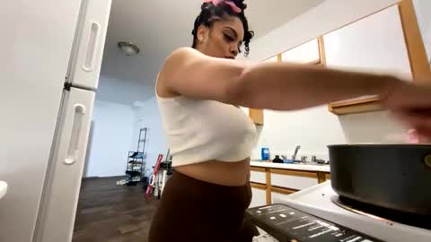 xStarGazingx online show from 01.29.25