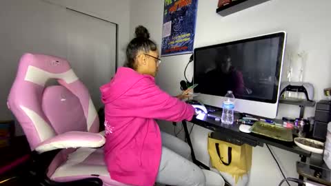 xStarGazingx online show from 09.20.25