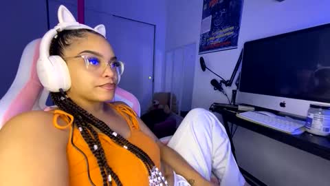 xStarGazingx online show from 12.05.25