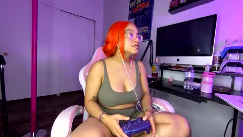 xStarGazingx online show from 03.16.26