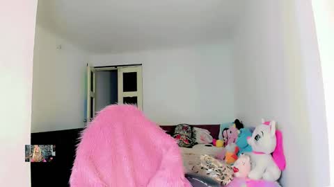 Snapshot of xthesexyboyx chatting on 01.19.25 Femboy Exotic online show from 01.19.25