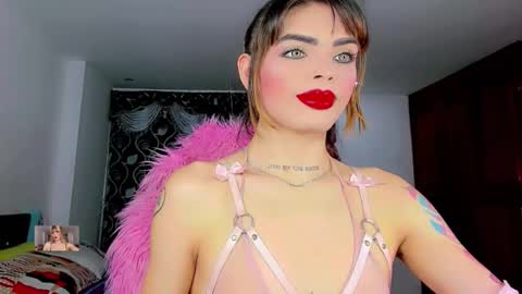 Snapshot of xthesexyboyx chatting on 10.18.25 Femboy Exotic online show from 10.18.25