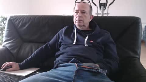 xtommix69 online show from 12.14.25