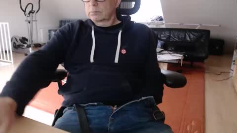 xtommix69 online show from 12.22.25