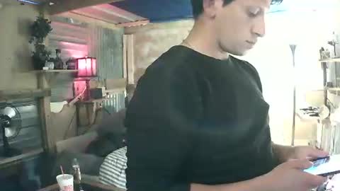 Snapshot of xvatx chatting on 12.16.25 xvatx online show from 12.16.25