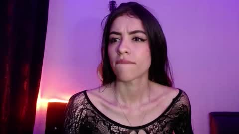 Snapshot of xx_johnson_xx chatting on 09.24.25 VALE online show from 09.24.25