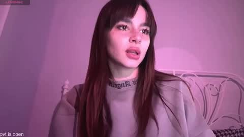 Snapshot of xx_lily chatting on 12.13.25 Lily online show from 12.13.25