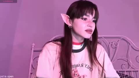 Snapshot of xx_lily chatting on 12.16.25 Lily online show from 12.16.25