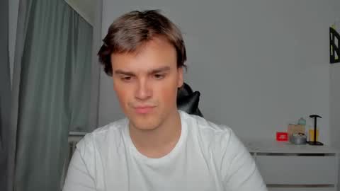 Snapshot of xx_raul_xx_ chatting on 09.20.25 raul online show from 09.20.25