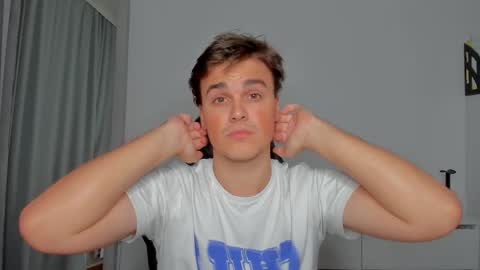 Snapshot of xx_raul_xx_ chatting on 09.20.25 raul online show from 09.20.25