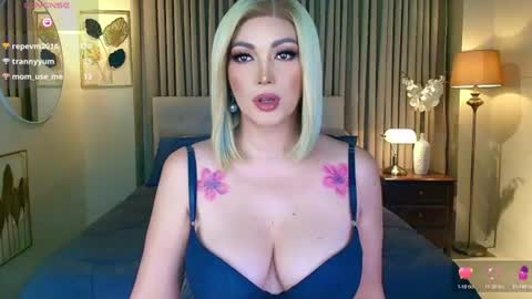 Snapshot of xxbedroombeautyxx chatting on 07.14.26 MISS NATALIA online show from 07.14.26