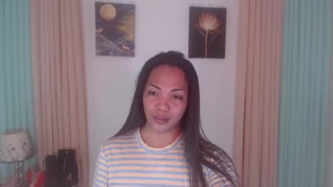 Snapshot of xxeroticdhaliaxx chatting on 10.22.25 xxeroticdhaliaxx online show from 10.22.25