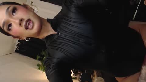 Sophie online show from 10.23.25