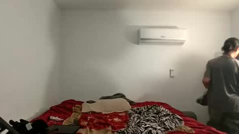 Snapshot of xxjasoneecxx chatting on 12.26.24 XxJasoneecxX online show from 12.26.24